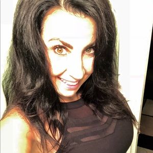 Meet your Posher, Julia